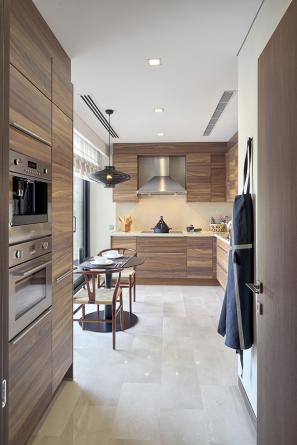 Ege Suits Sample Flats